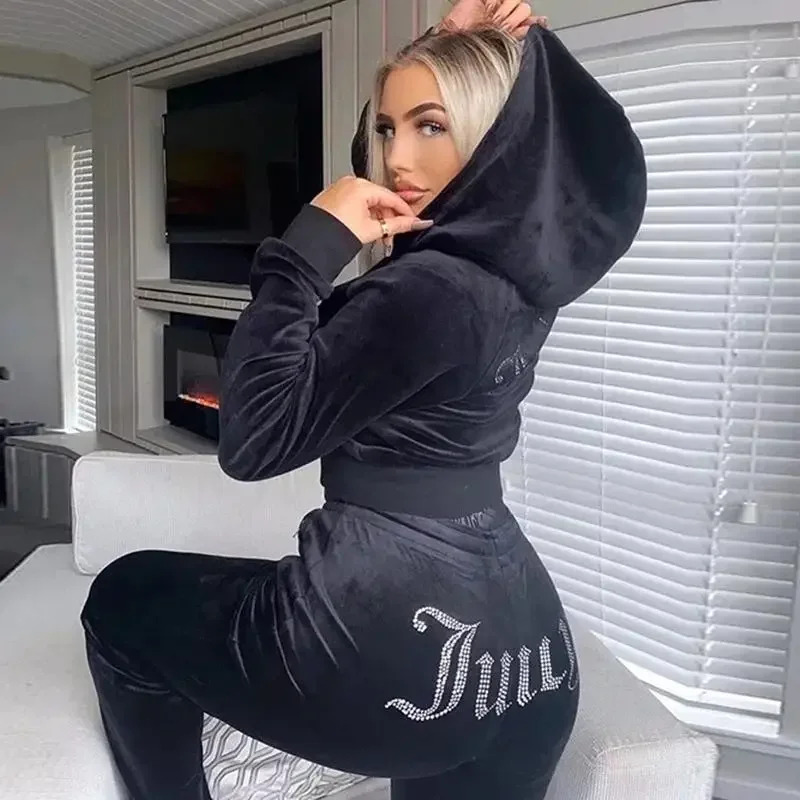 Winter Cloth - Damski welurowy dres Juicy Couture na