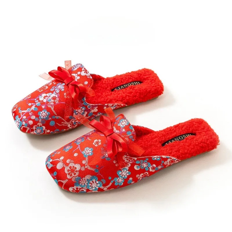 Eleganckie satynowe haftowane  – Winter Cloth recenzja i cena